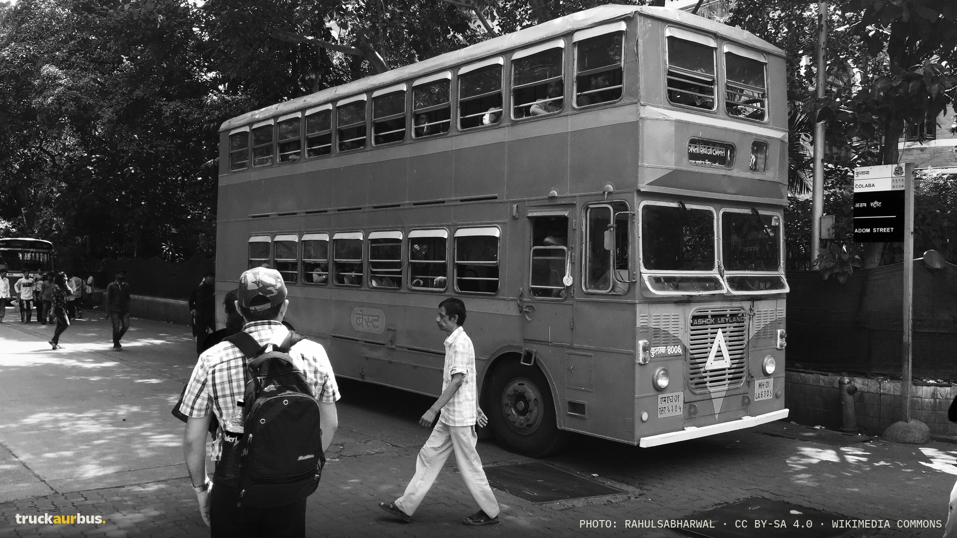 Aamchi mumbai .. the classic double decker bus !!