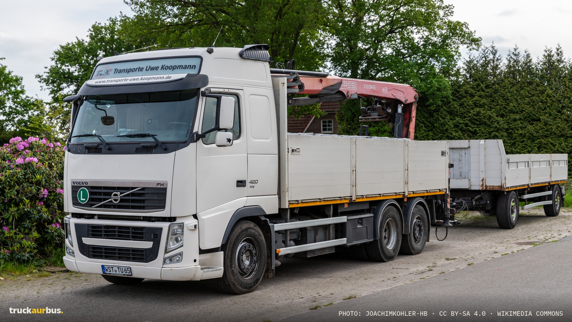 Volvo FH 420 EEV mit Fassi-Ladekran