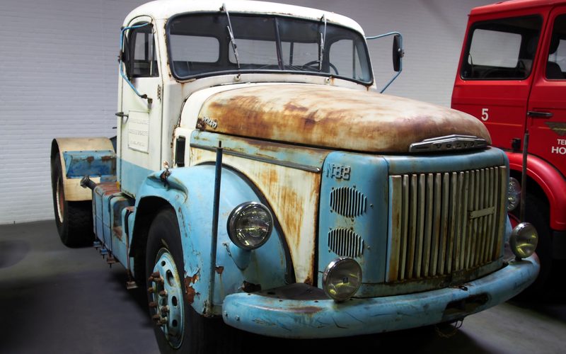 Old to be restored Volvo N88, pict1