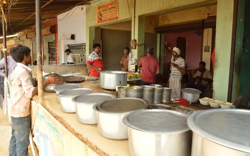 Pranjal Dhaba - National Highway 76 - Shivrajpur - Shankargarh - Allahabad 2014-