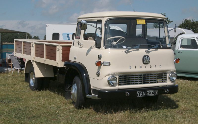 YAN393G Bedford TK sandbox